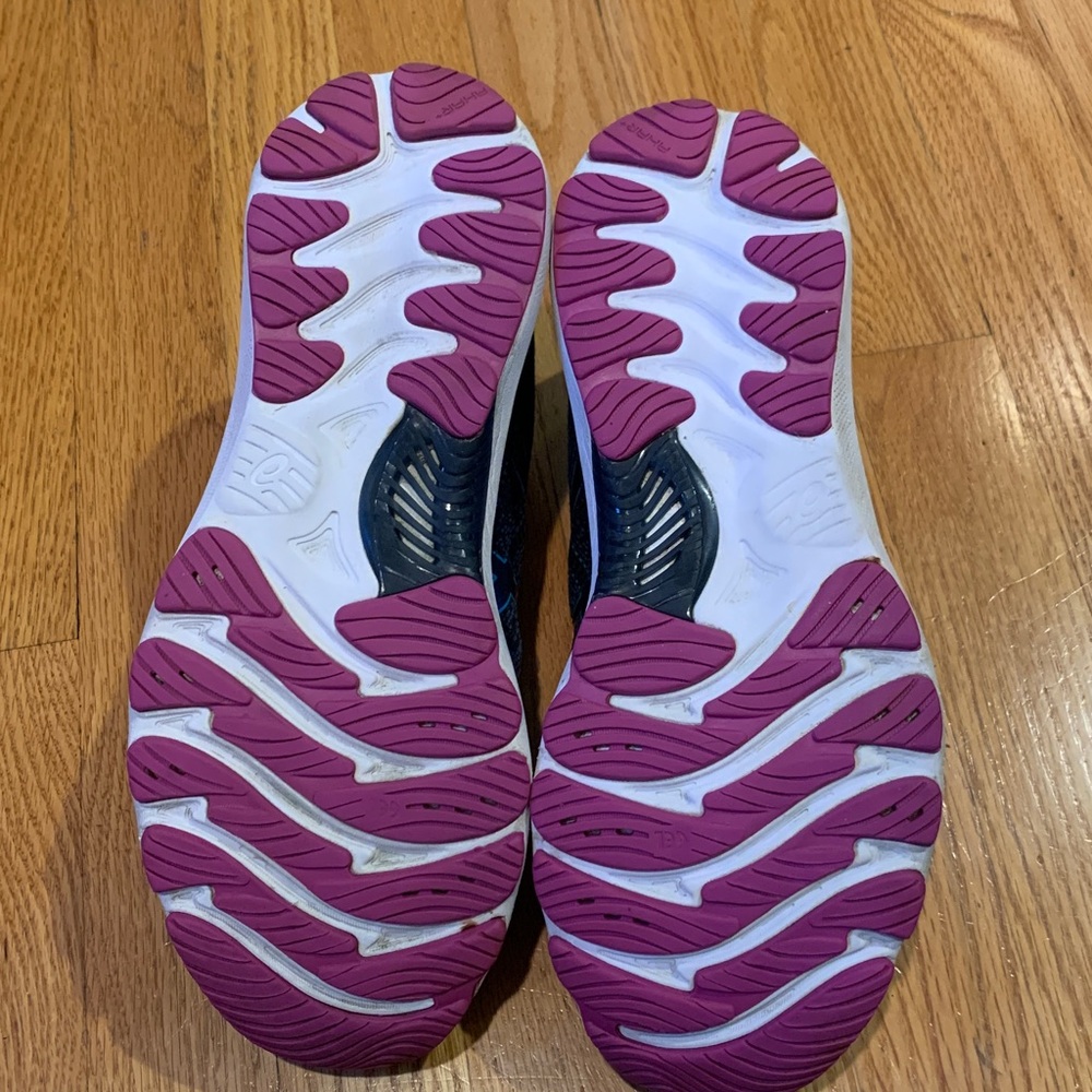 ASICS Women’s 10-1/2 Wide, Gel Nimbus 23 Athletic Sneakers Tennis Shoes - Picture 3 of 7